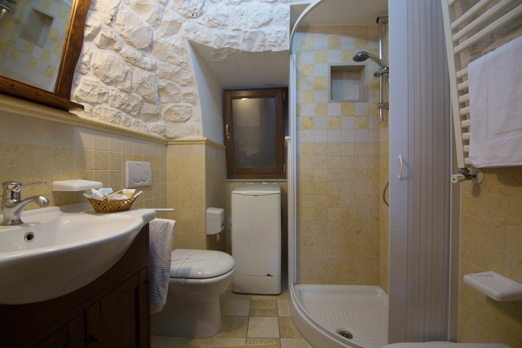 Bed And Breakfast Trulli San Leonardo Алберобело Стая снимка