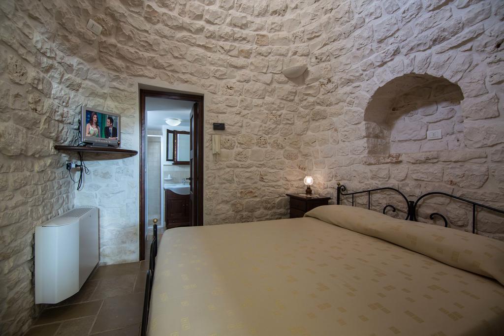 Bed And Breakfast Trulli San Leonardo Алберобело Стая снимка